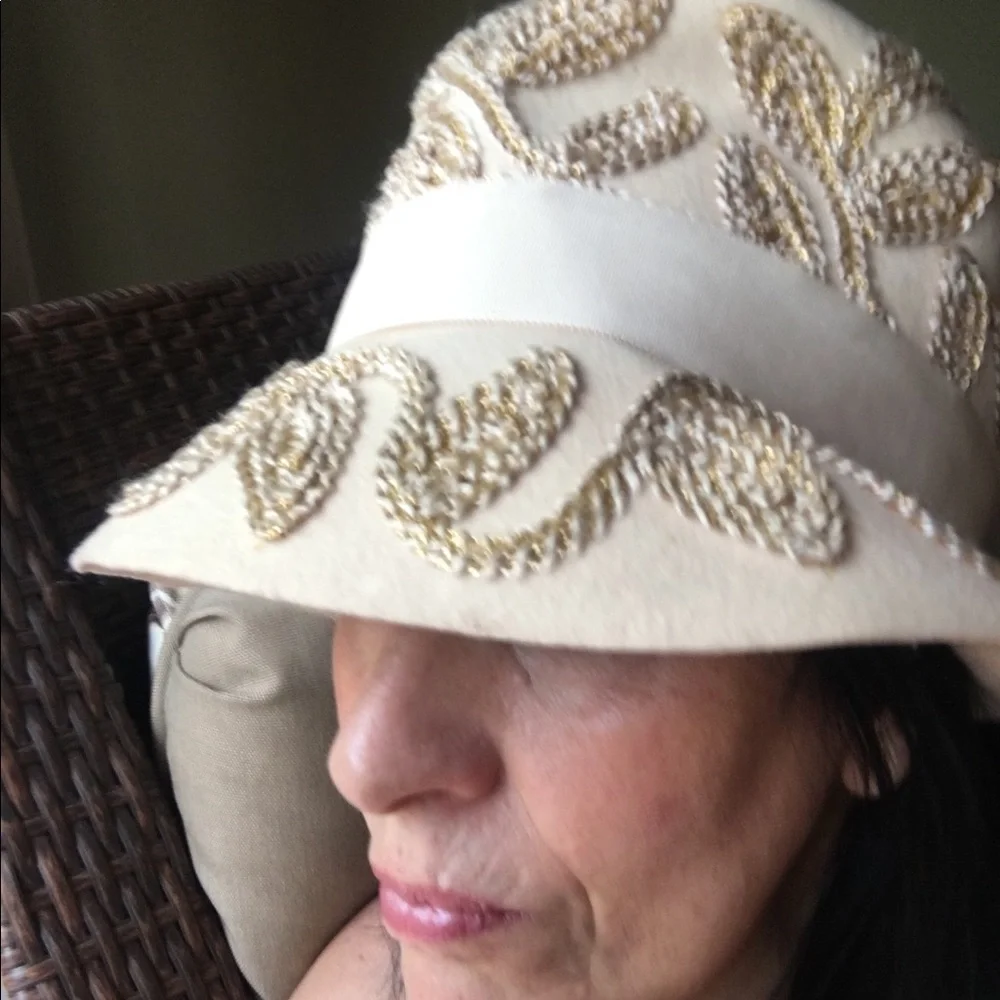 1920’s Wool Felt‎ Cloche style Hat with Braiding - Picture 3 of 6